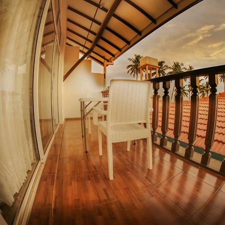 White Rose Beach Resort Marawila Esterno foto