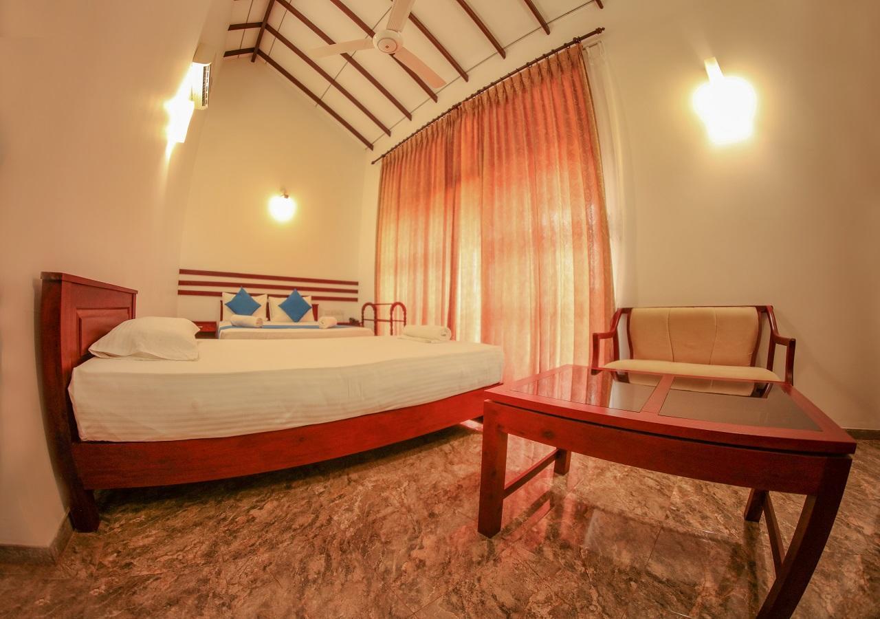 White Rose Beach Resort Marawila Esterno foto