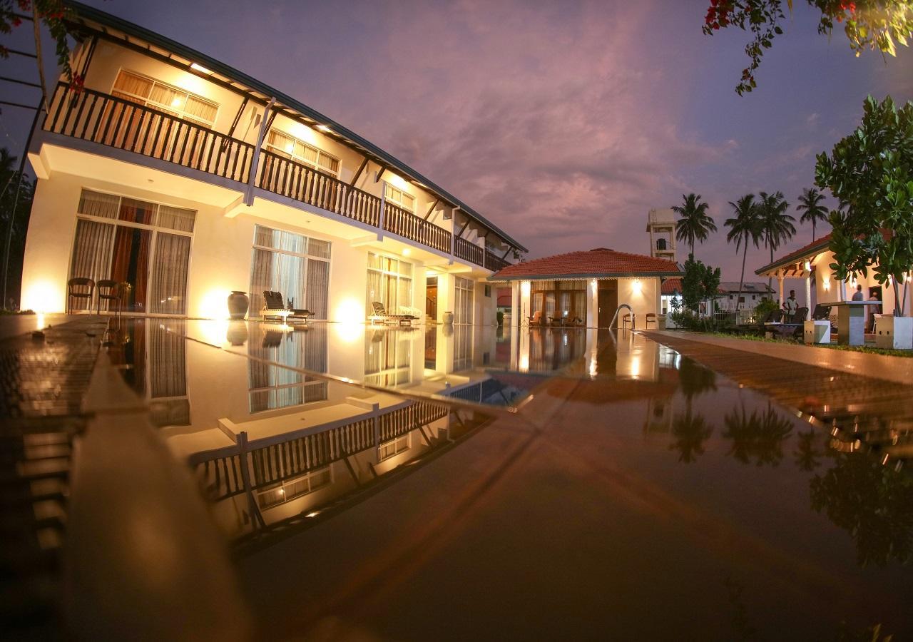 White Rose Beach Resort Marawila Esterno foto