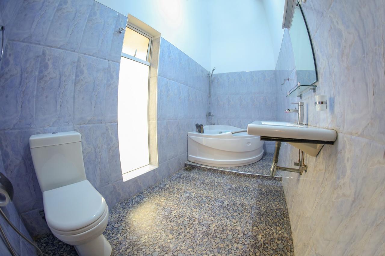 White Rose Beach Resort Marawila Esterno foto