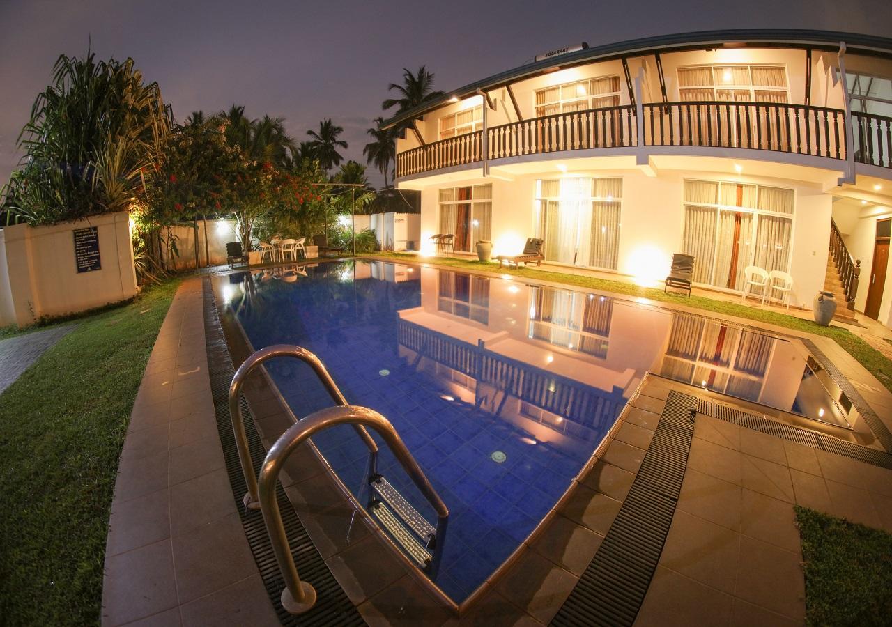 White Rose Beach Resort Marawila Esterno foto