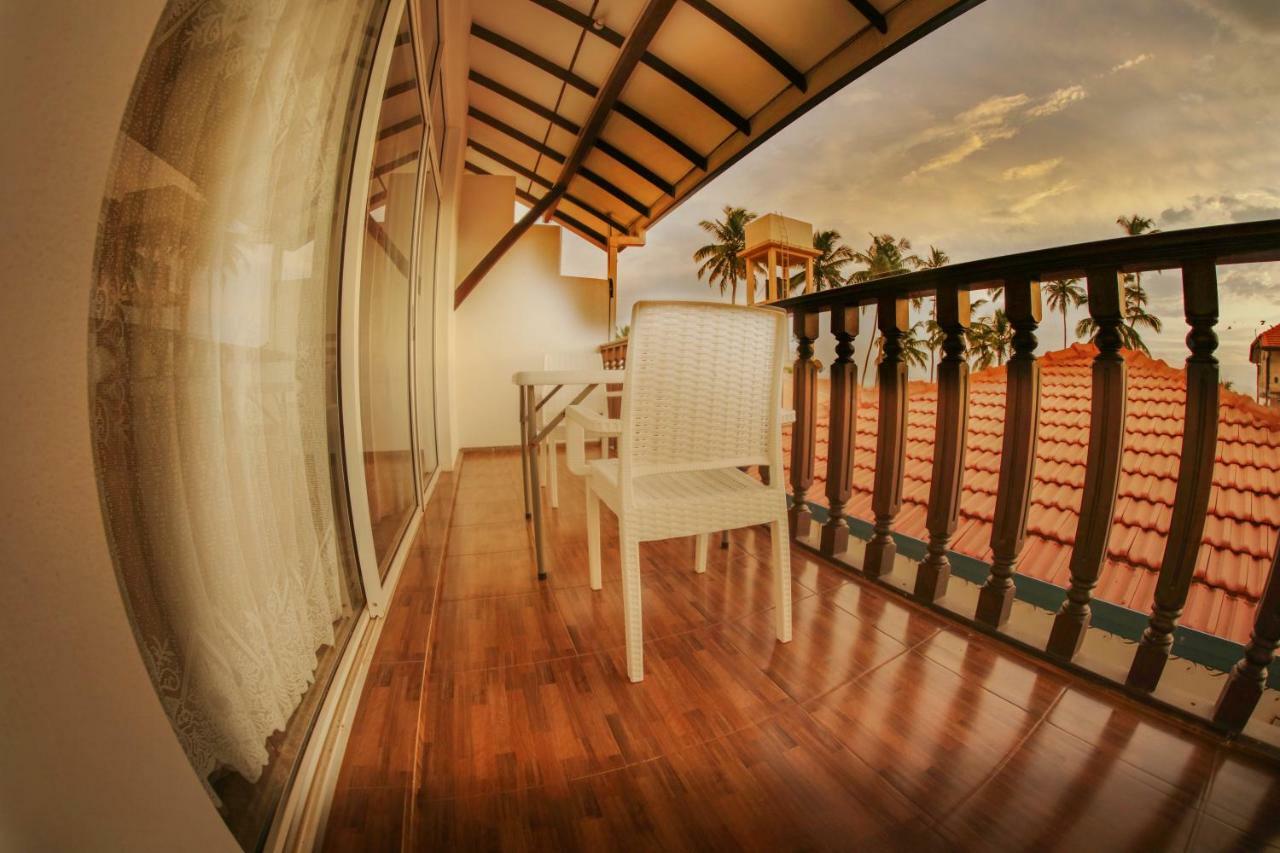 White Rose Beach Resort Marawila Esterno foto